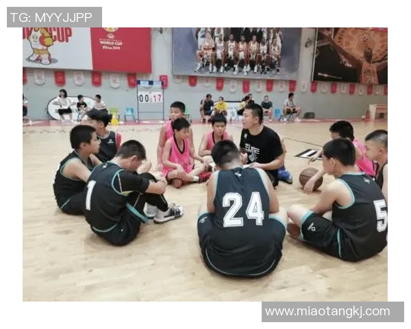 武汉篮球队防反战术解析及其在比赛中的应用与影响 武汉篮球队防反战术解析及其在比赛中的应用与影响