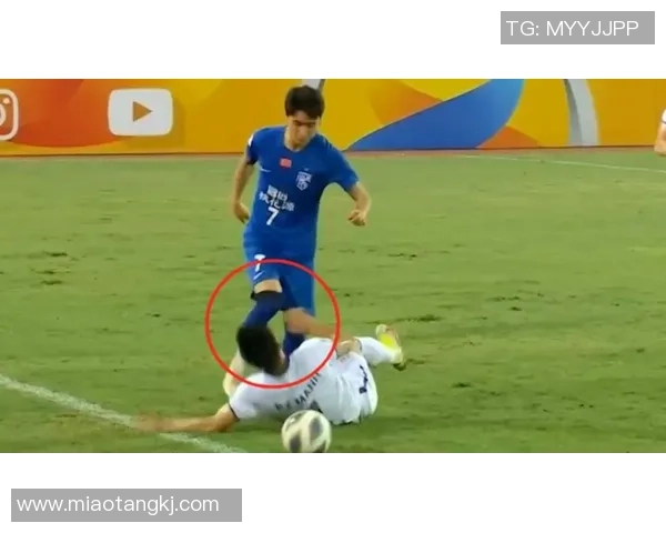 足球明星精彩瞬间高清图片展现踢人动作的魅力与激情 足球明星精彩瞬间高清图片展现踢人动作的魅力与激情