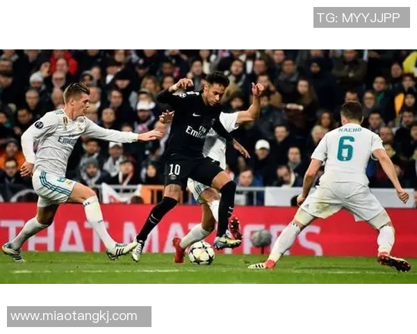 学习足球明星精彩动作技巧视频助你提升球技与比赛表现